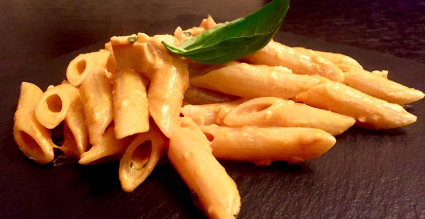 Penne rigate con polpa di granchio e vodka – La Cucina Del Presidente