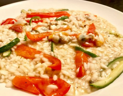 Risotto con peperoni julienne di zucchine e fasolari